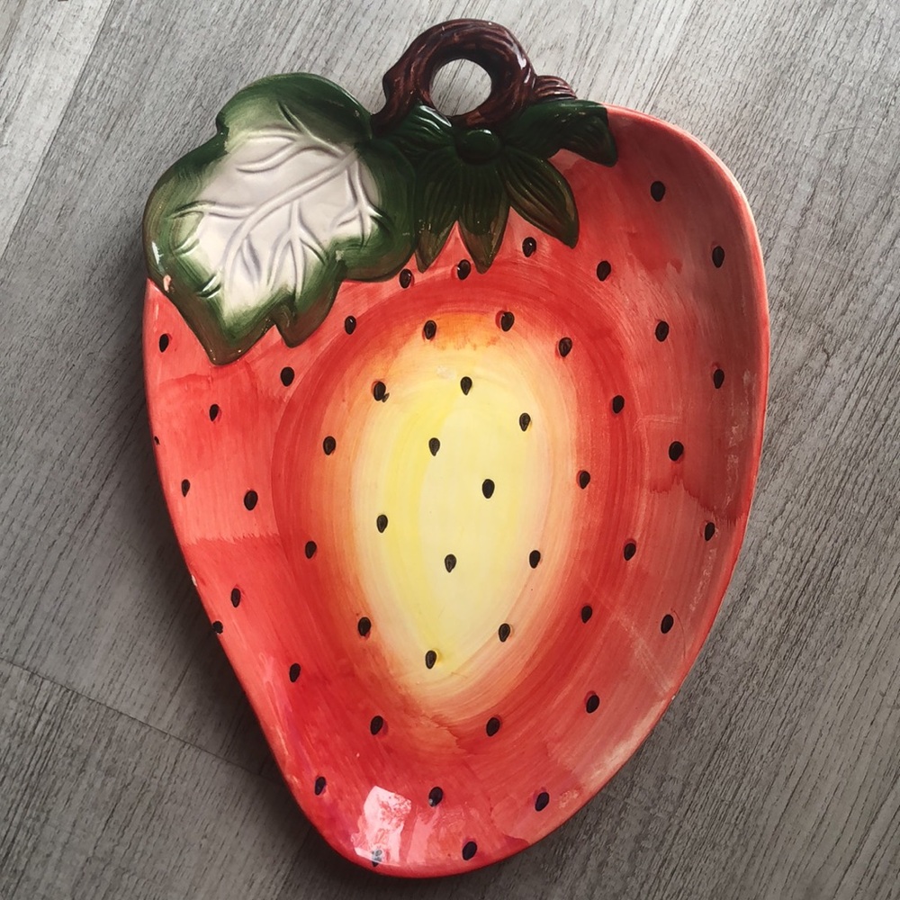 🍓 Strawberry Shaped Ceramic Dish 🍓